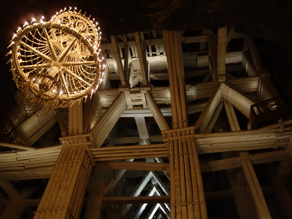 Robustní dřevěná konstrukce v dole Wieliczka